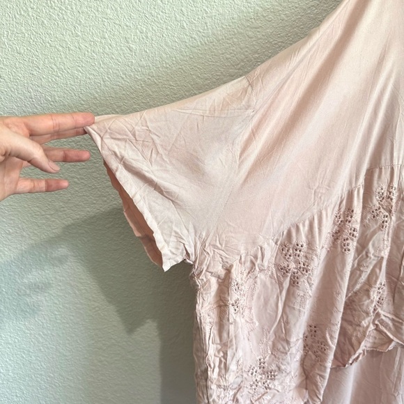 J Gee Women's 1X Pink Popover Blouse Eyelette Boho Rayon Floral Casual High Low - Picture 8 of 11